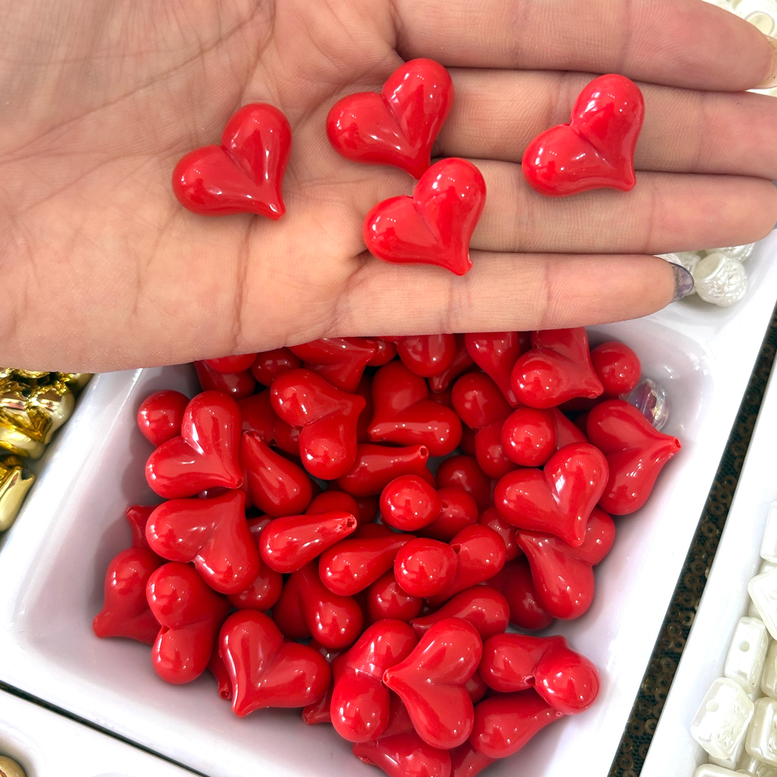 Corazones rojos acrílico