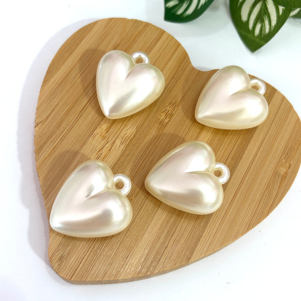 Corazón en acrílico perla