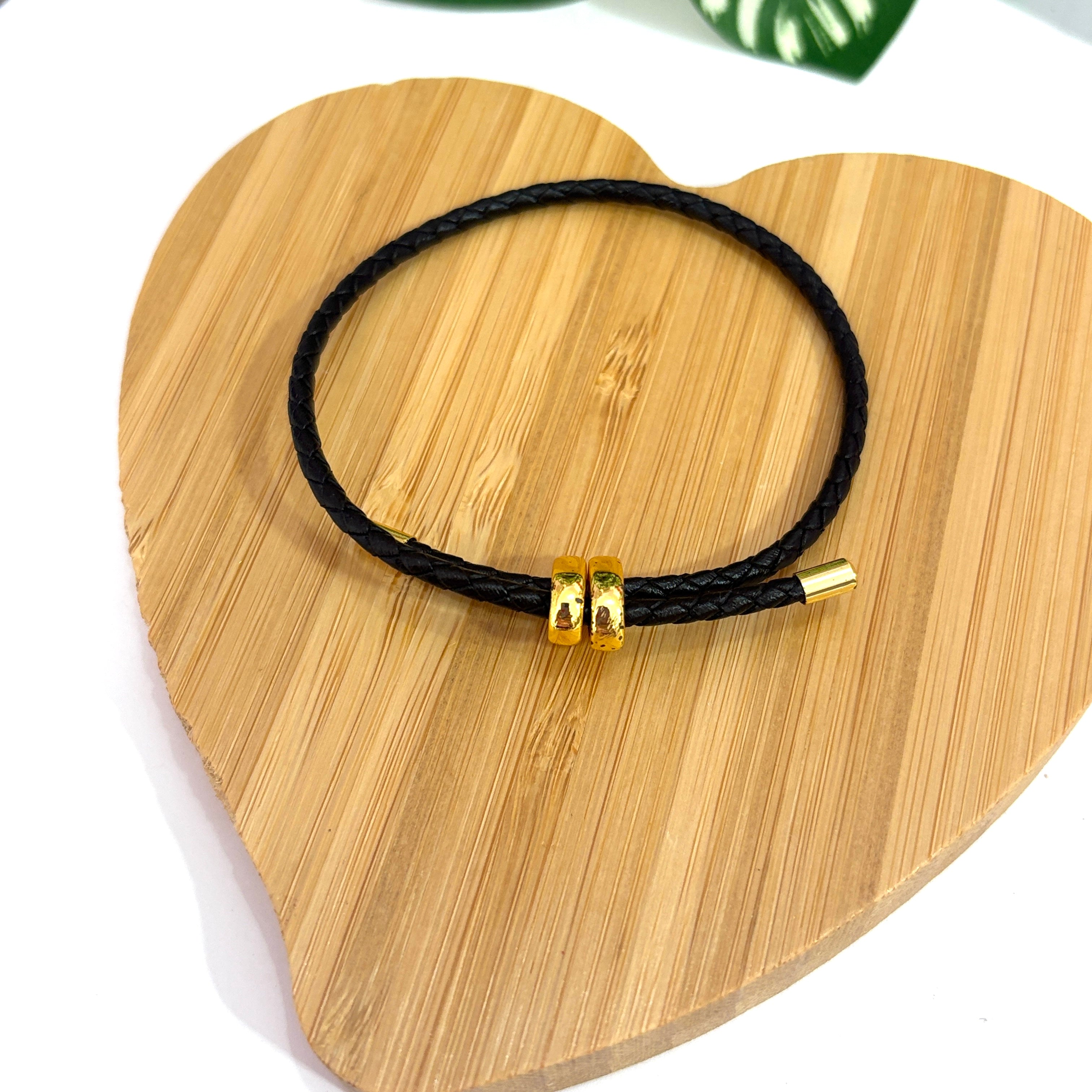 Pulsera en cuero ajustable