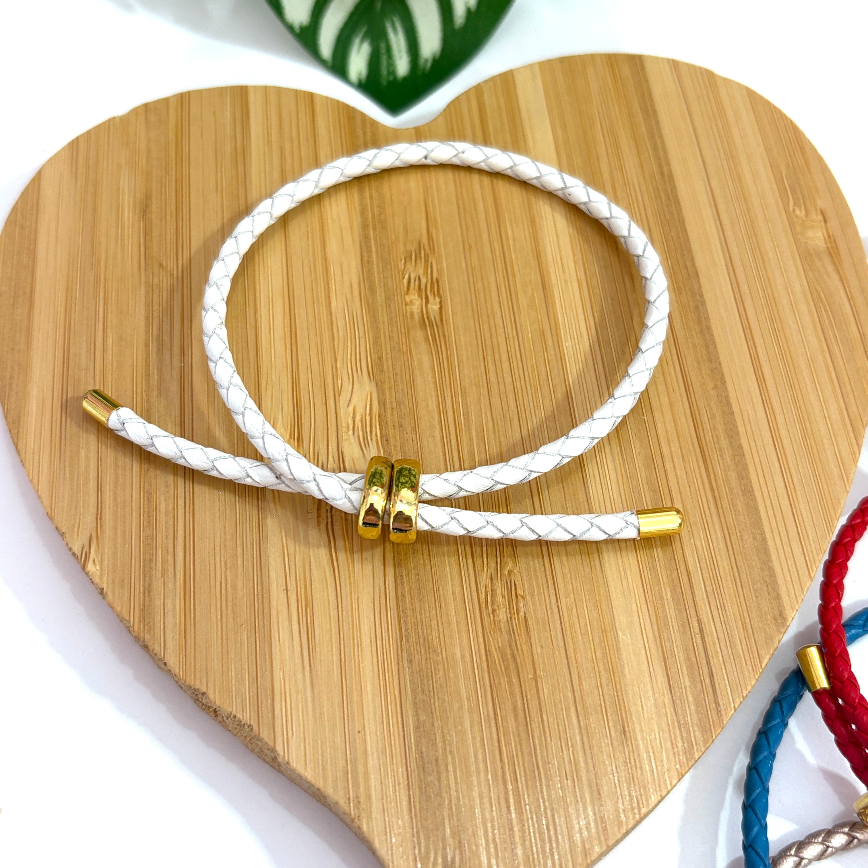 Pulsera en cuero ajustable