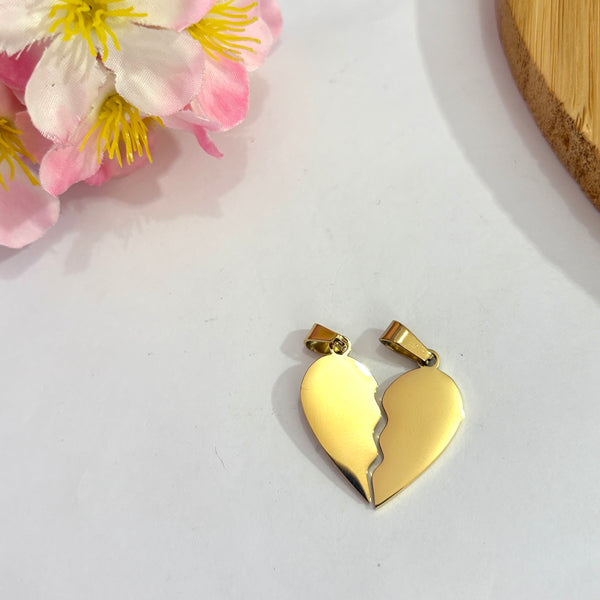 Corazón partido pareja amigas