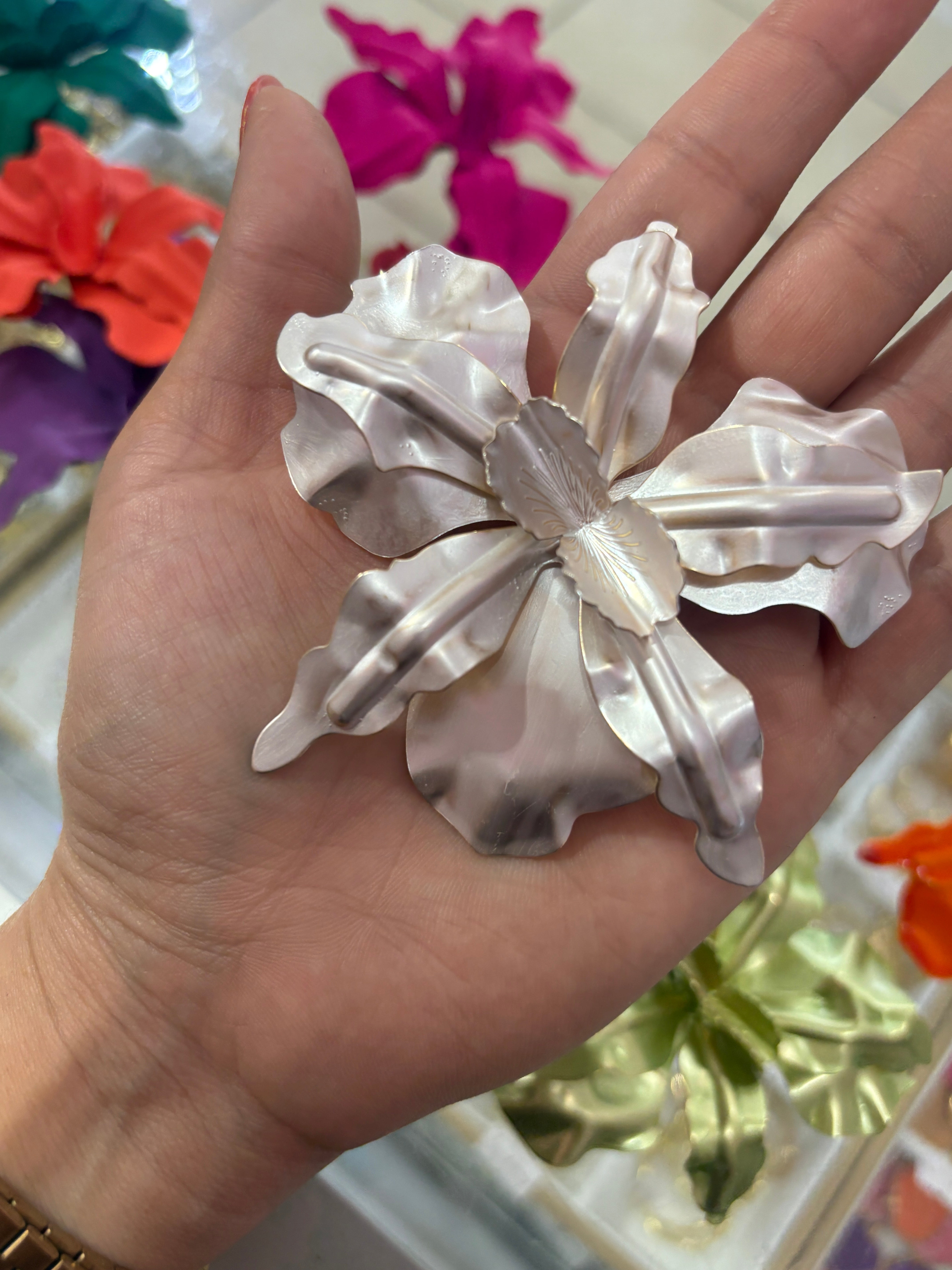 Flor esmaltada grande