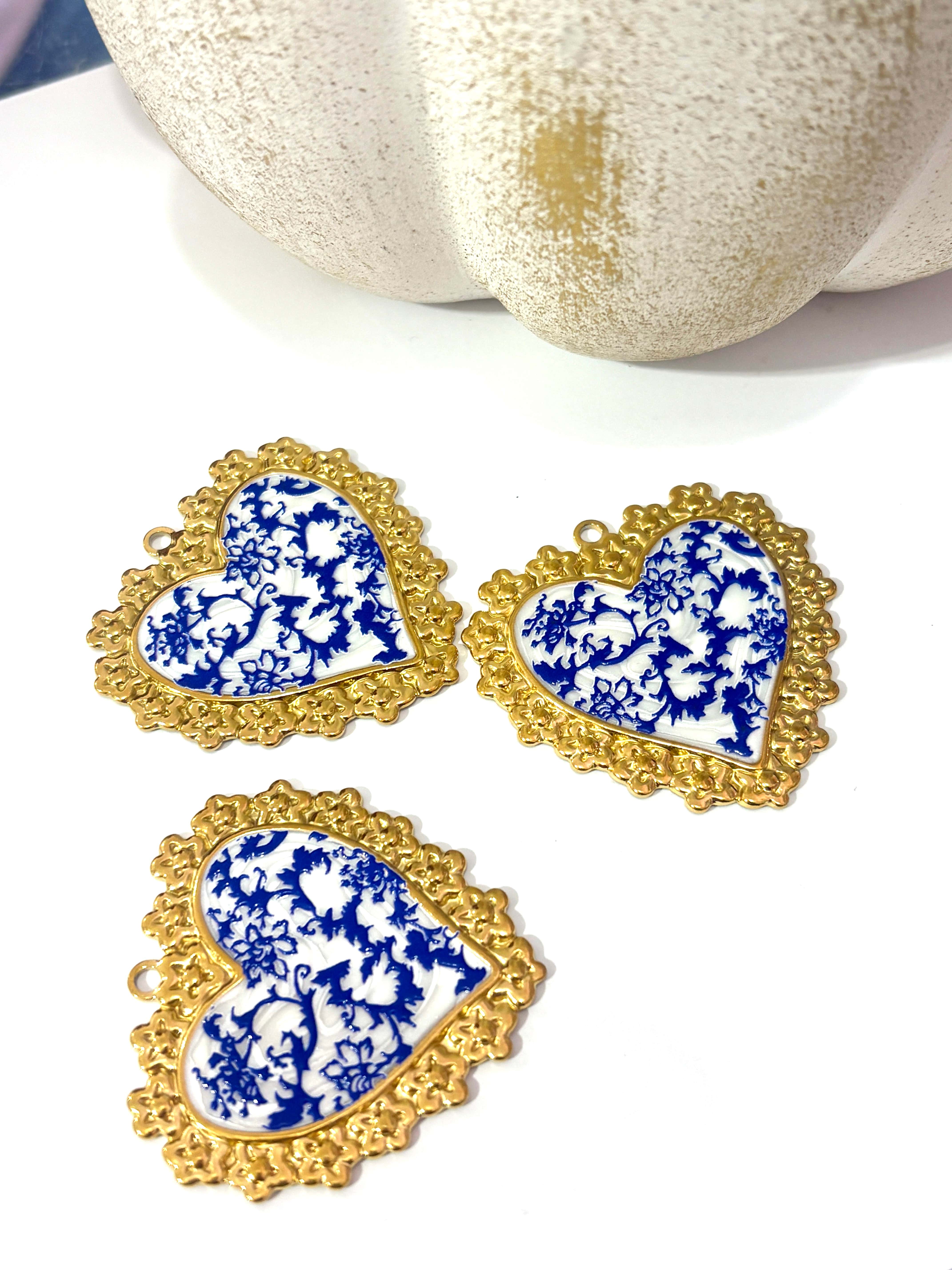 Corazón grande steel azul flores