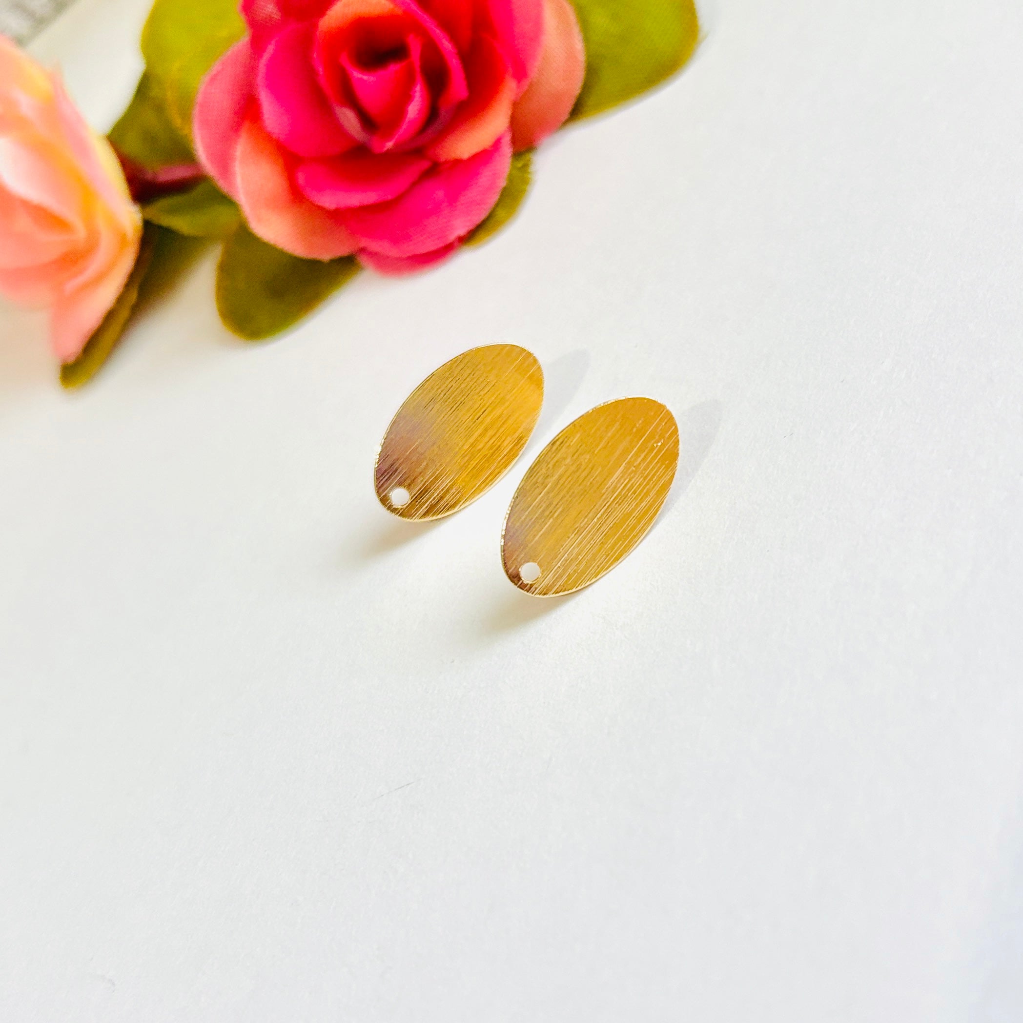 Stud de pantalla ovalado